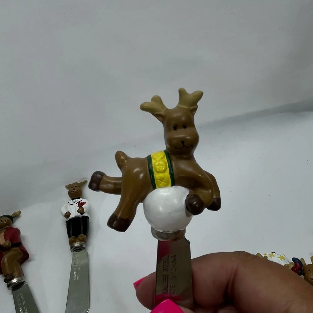 LTD CHRISTMAS HOLIDAY REINDEER TABLETOP VARIETY SET‎ OF 8 SPREADERS OPEN BOX